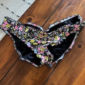 Victoria’s Secret bathing suit cheeky bottoms
